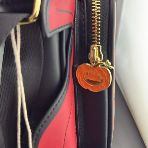 Loungefly Disney Winnie The Pooh Tigger Halloween Cosplay Crossbody Bag - Picture 6 of 7